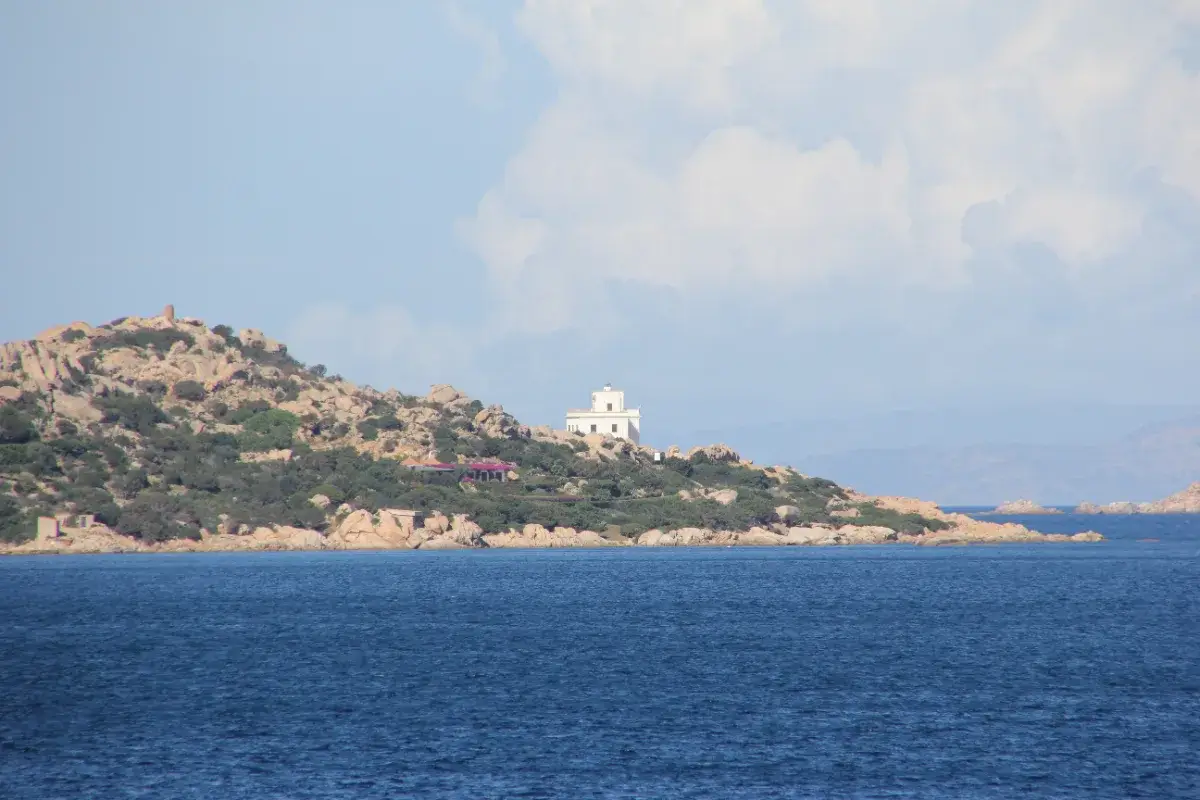 Il faro di Punta Sardegna al tramonto, Palau, Nord Sardegna